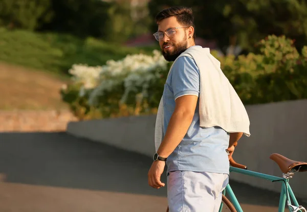 Young Bearded Man Bicycle Park — Stock Photo, Image