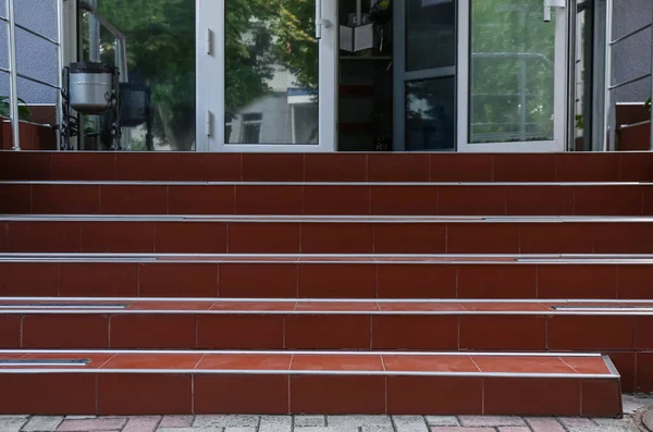 Modern Brown Stairs Building Outdoors — Stock Photo, Image