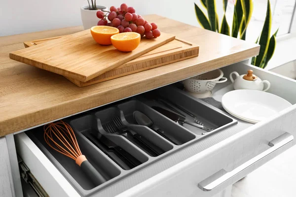 Cajón Abierto Con Juego Cubiertos Utensilios Cocina Habitación — Foto de Stock