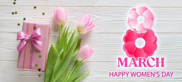 Прекрасна Листівка Міжнародний Жіночий День Подарунком Тюльпановими Квітами — стокове фото