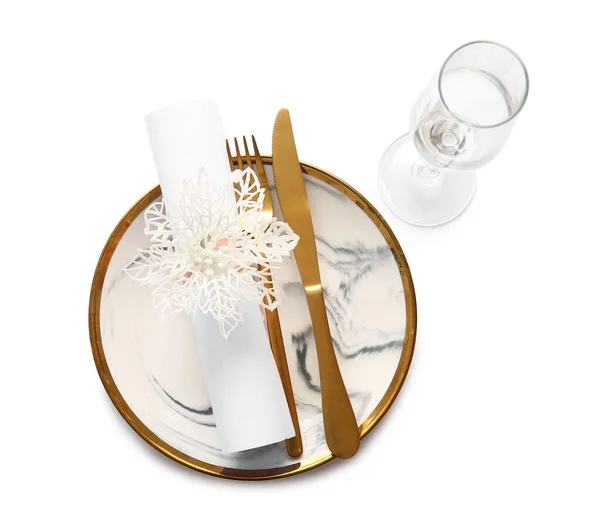 光の背景に結婚式の招待状と美しいテーブル設定 — ストック写真