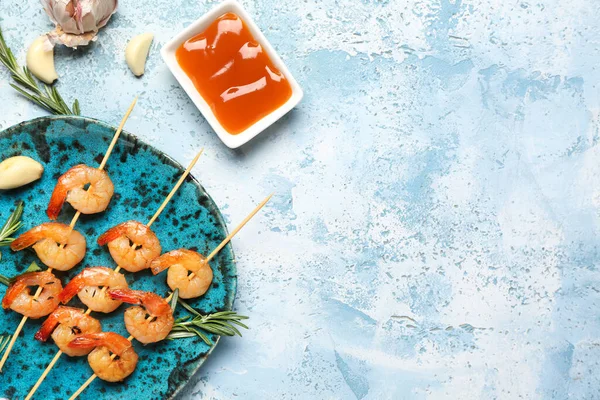 Plate Grilled Shrimp Skewers Sauce Blue Background Closeup — Stock Photo, Image