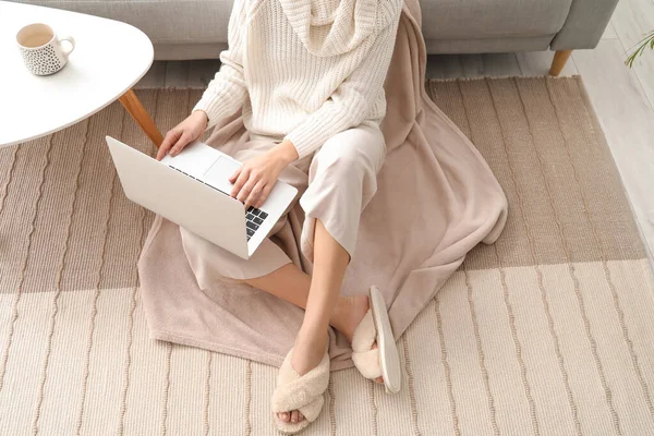 Young Woman Soft Comfortable Slippers Using Laptop Home — Stock Photo, Image