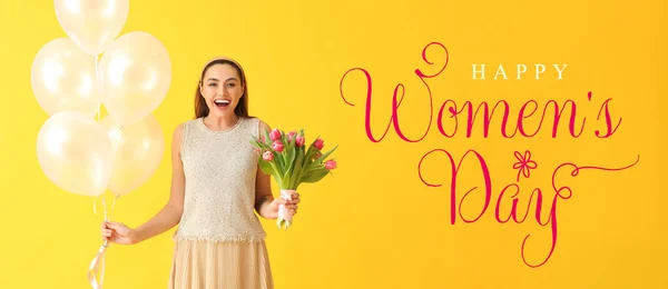 Mujer Joven Feliz Con Ramo Tulipanes Globos Sobre Fondo Amarillo —  Fotos de Stock