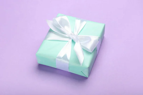 Beautiful Gift Box Lilac Background — Stock Photo, Image
