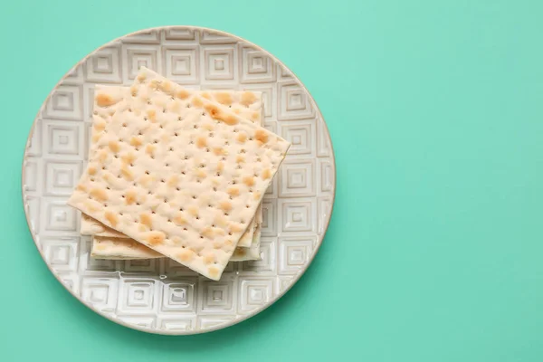 Πιάτο Εβραϊκή Flatbread Για Πάσχα Στο Φόντο Χρώμα — Φωτογραφία Αρχείου
