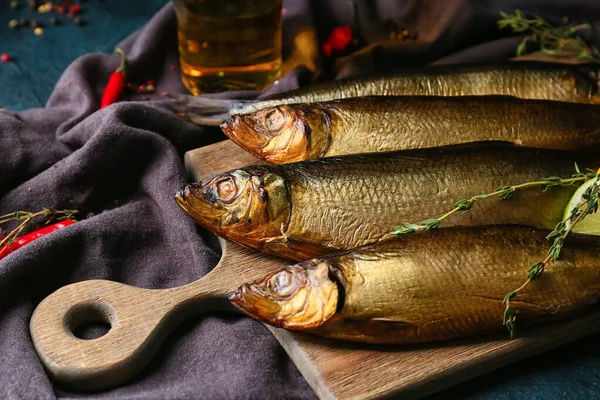 Wooden Board Smoked Herring Fishes Table Closeup — Stock Photo, Image