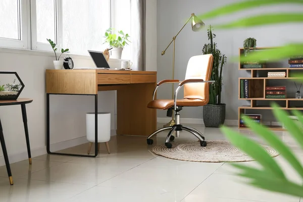 Interior Habitación Elegante Con Lugar Trabajo Moderno Librería —  Fotos de Stock