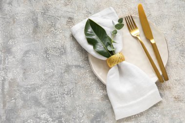 Işık arkaplanındaki basit tablo ayarlarını biçimlendir