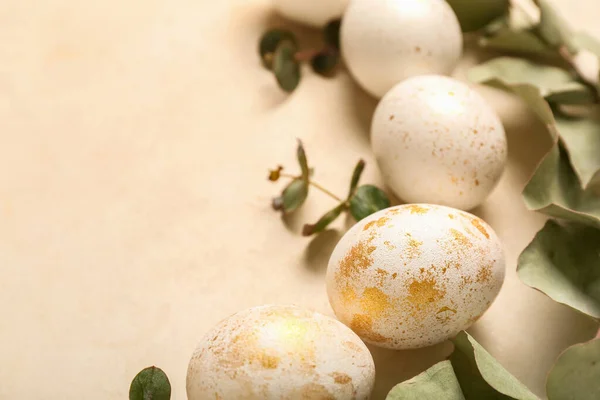 Beautiful Easter Eggs Eucalyptus Branches Light Background Closeup — Stock Photo, Image