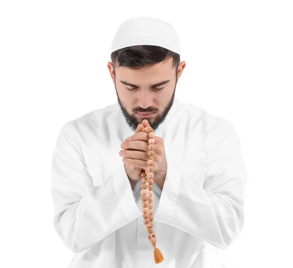 Προσεύχεται Νεαρός Μουσουλμάνος Λευκό Φόντο — Φωτογραφία Αρχείου