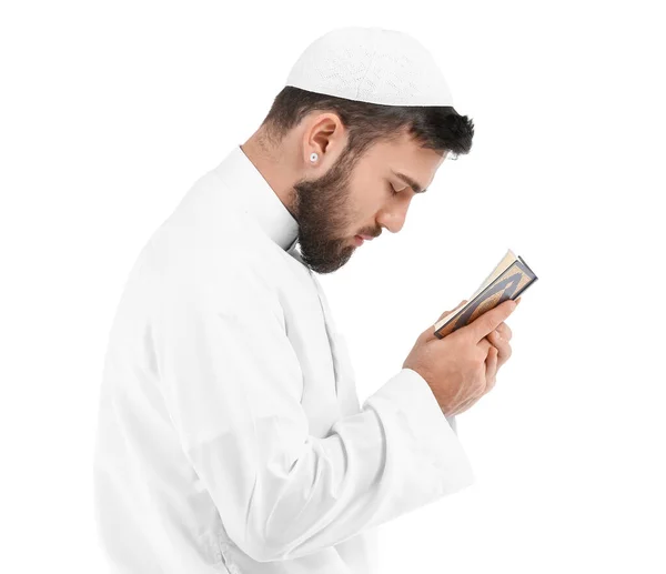 Orando Joven Musulmán Sobre Fondo Blanco —  Fotos de Stock