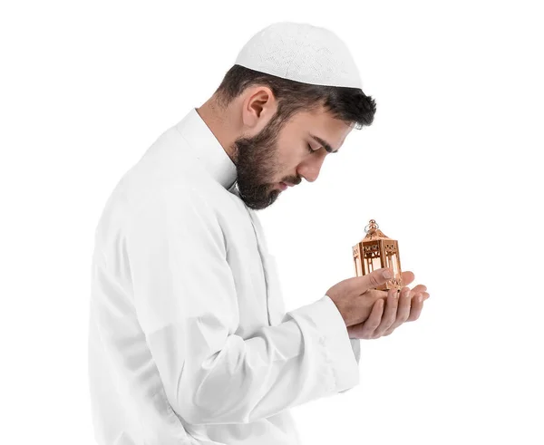 Hombre Joven Musulmán Rezando Con Lámpara Fanática Sobre Fondo Blanco — Foto de Stock