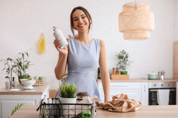 Young Woman Eco Bottle Drink Kitchen — Stock Photo, Image