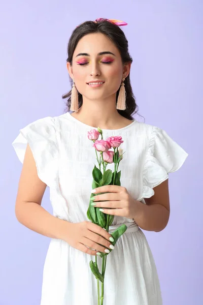 Young Woman Creative Makeup Closed Eyes Holding Eustoma Flowers Violet — Stock Photo, Image