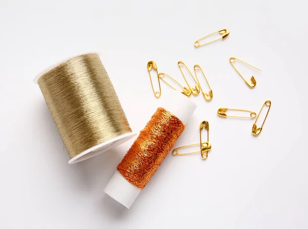 Thread Spools Pins White Background — Stock Photo, Image