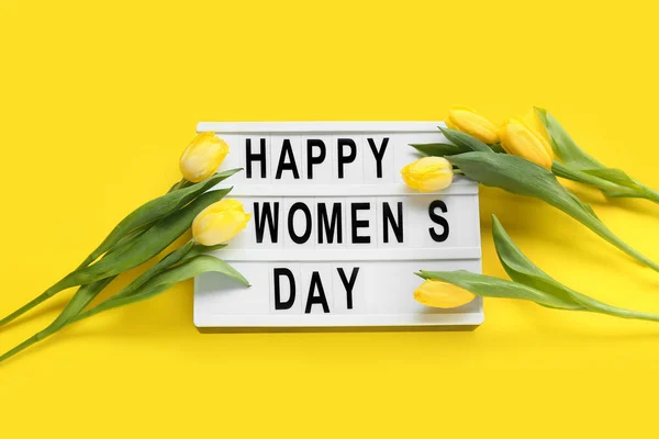 Tabule Textem Happy Women Day Tulips Yellow Background — Stock fotografie