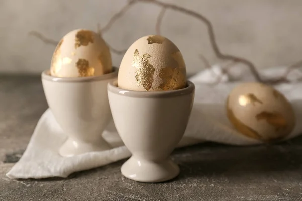 Arka Planda Paskalya Yumurtaları Olan Tutucular Yakın Plan — Stok fotoğraf