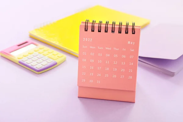 Calendario Maggio 2022 Sfondo Lilla — Foto Stock