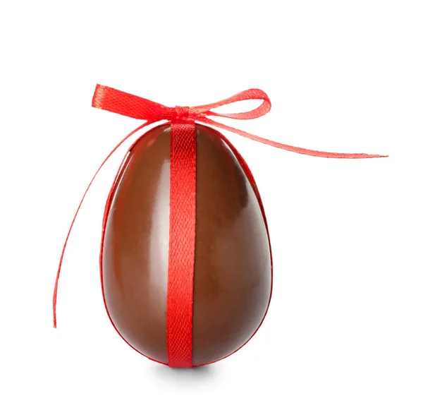 Čokoládové Velikonoční Vejce Stuhou Bílém Pozadí — Stock fotografie