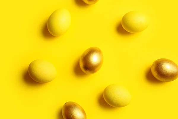 Yellow Golden Easter Eggs Color Background — Stock Photo, Image