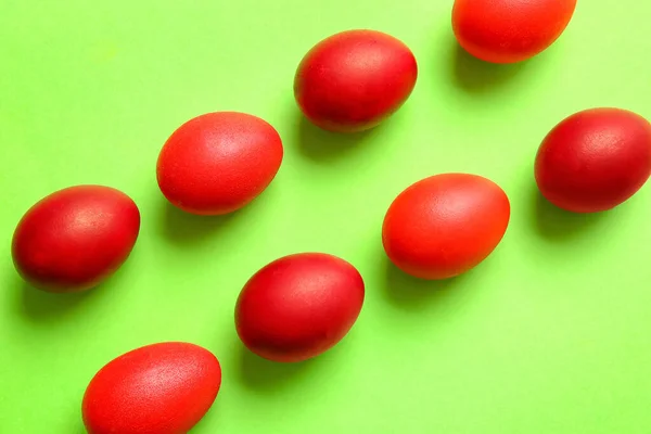 Warna Merah Dicat Telur Paskah Pada Latar Belakang Warna — Stok Foto