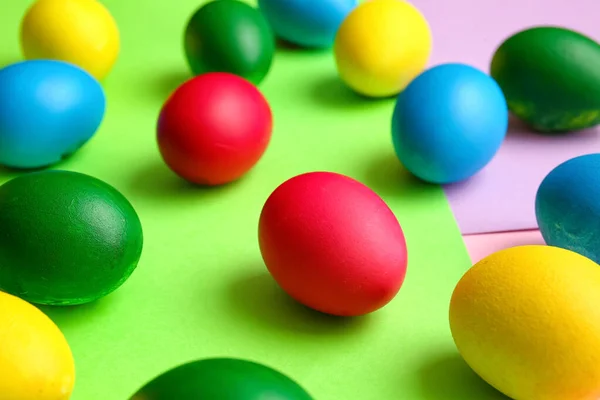 Vícebarevná Velikonoční Vajíčka Barevném Pozadí — Stock fotografie