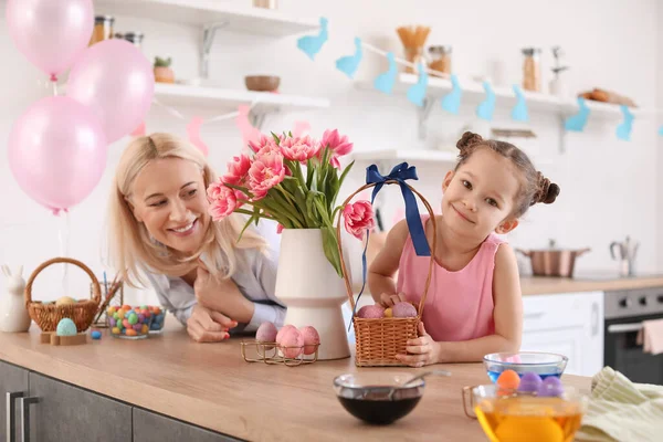 Happy Little Girl Her Grandmother Easter Eggs Bouquet Flowers Home — Stock Photo, Image