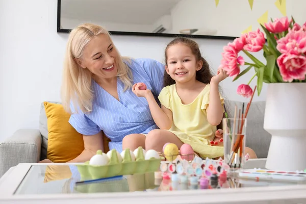 Little Girl Her Grandmother Painting Easter Eggs Home — Stock Photo, Image