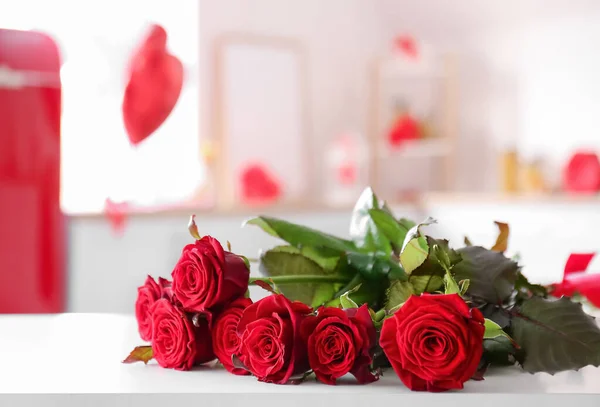 Bouquet Beautiful Roses Valentine Day Celebration Table — Stock Photo, Image