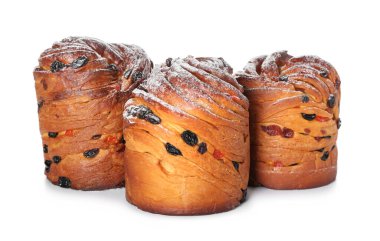 Beyaz arka planda lezzetli Paskalya pastaları