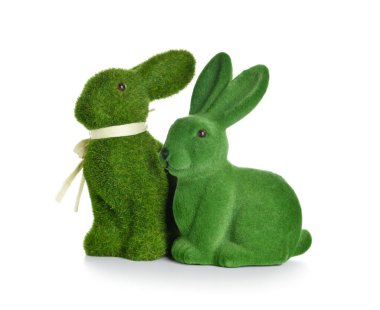 Beyaz arka planda şirin Paskalya tavşanları