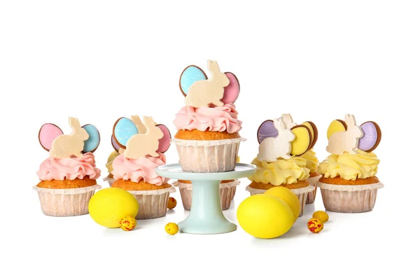 Savoureux Cupcakes Pâques Oeufs Sur Fond Blanc — Photo