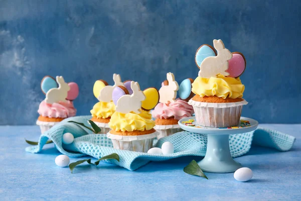 Tasty Easter Cupcakes Eggs Blue Background — Stock Photo, Image