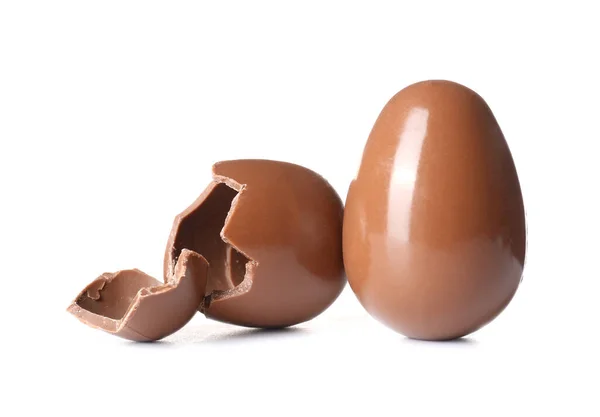 Beyaz Arka Planda Izole Edilmiş Çikolatalı Paskalya Yumurtaları — Stok fotoğraf