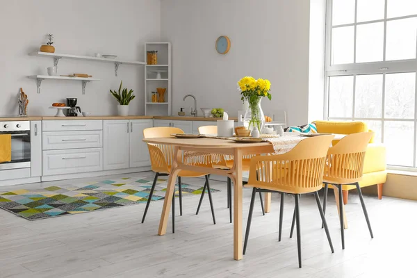 Mesa Comedor Con Ajuste Servido Para Celebración Del Día Internacional — Foto de Stock