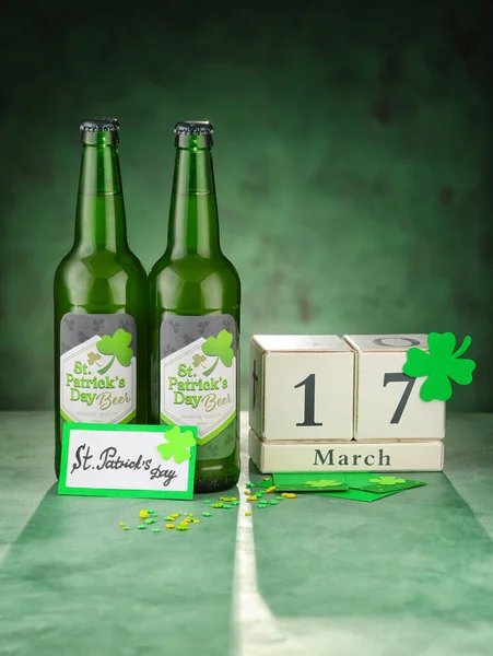 Bottles Beer Calendar Green Background Patrick Day Celebration — Stock Photo, Image