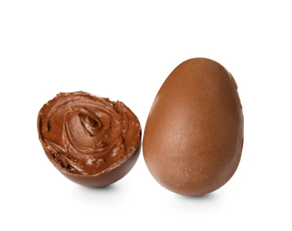 Deliciosos Huevos Pascua Con Pasta Chocolate Sobre Fondo Blanco — Foto de Stock