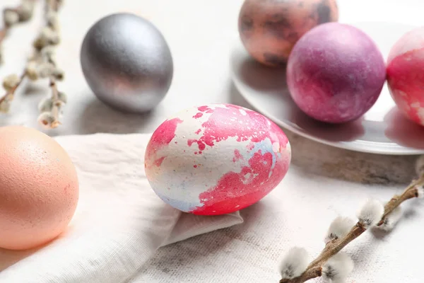 Painted Easter Eggs Napkin Willow Branches Grunge Background — Stock Photo, Image