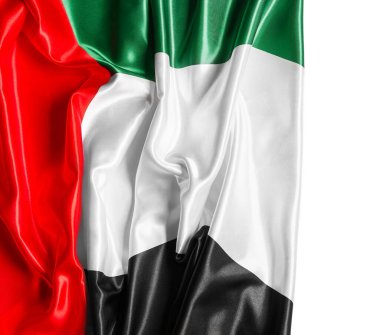 Beyaz arkaplanda BAE bayrağı, yakın plan