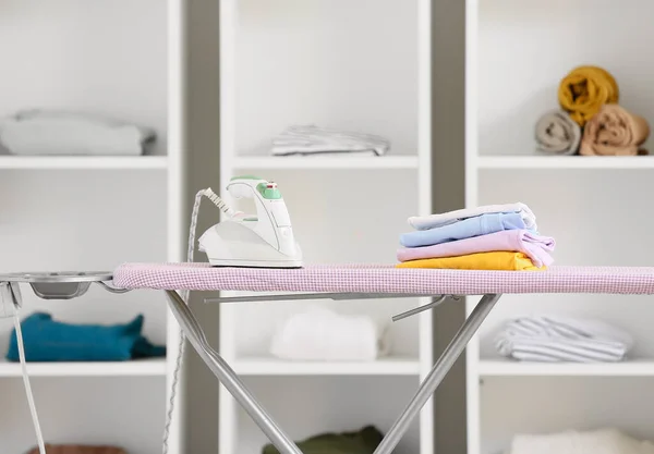 Modern Electric Iron Stack Clean Clothes Board — Stock Photo, Image