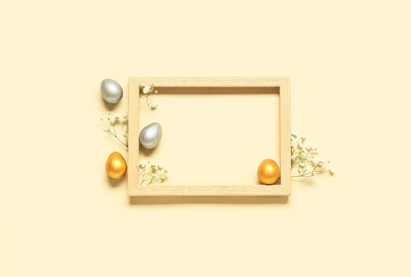Beautiful Composition Frame Easter Eggs Flowers Beige Background — Stock Photo, Image