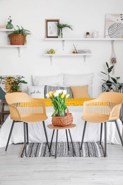 Konforlu yatak odasının modern iç mekanı