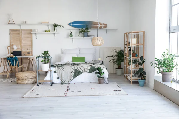 Elegante Interior Dormitorio Moderno Con Plantas Interior — Foto de Stock