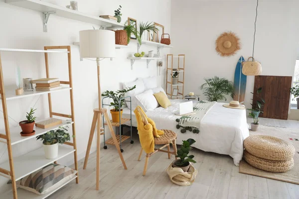 Elegante Interior Dormitorio Moderno Con Plantas Interior — Foto de Stock