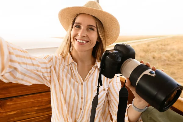 Beautiful Female Tourist Photo Camera Taking Selfie Safari — Stock Photo, Image