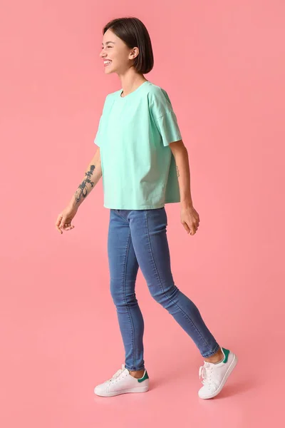 Walking Young Woman Stylish Shirt Color Background — Stock Photo, Image