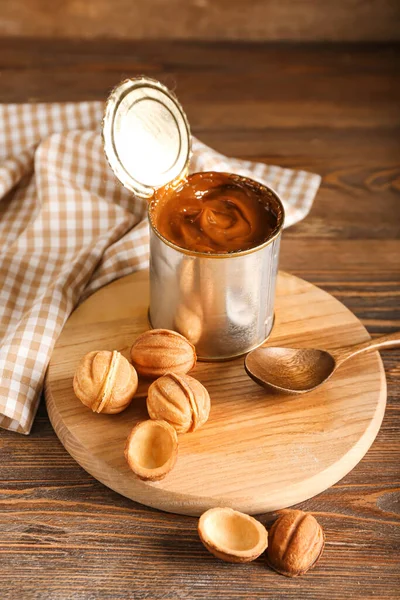 Tin Can Boiled Condensed Milk Tasty Walnut Shaped Cookies Wooden — Stock Photo, Image