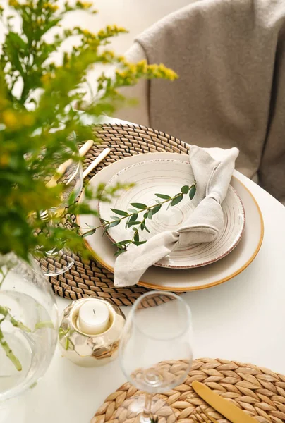 Dining Table Beautiful Setting Floral Decor — Stock Photo, Image