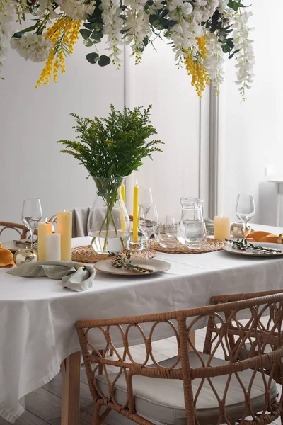 Stylish Table Setting Beautiful Flowers Dining Room — Stock Photo, Image